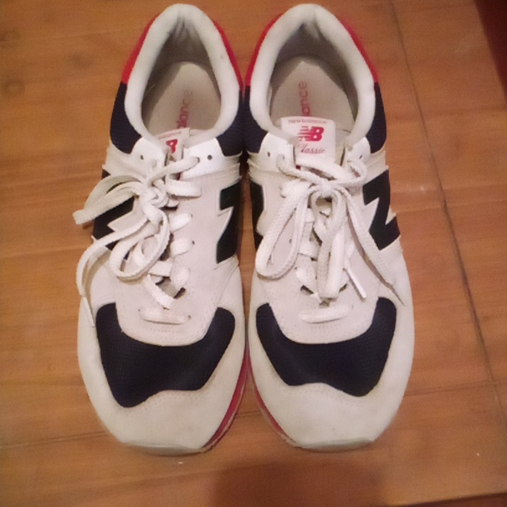 Men New Balance size 10